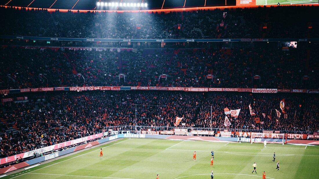 Feyenoord gerustgesteld: Minteh blijft voorlopig in Rotterdamse gelederen